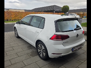 VOLKSWAGEN E-Golf Thumbnail 5