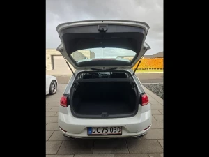 VOLKSWAGEN E-Golf Thumbnail 11