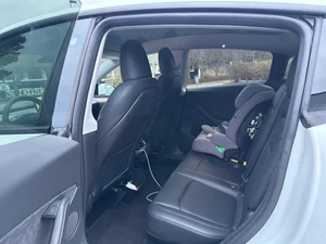 TESLA Model Y Thumbnail 9