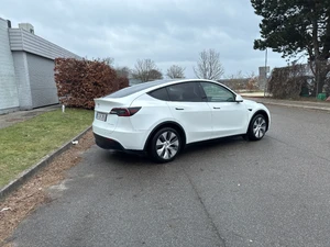 TESLA Model Y Thumbnail 5