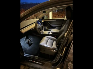 TESLA Model Y Thumbnail 12