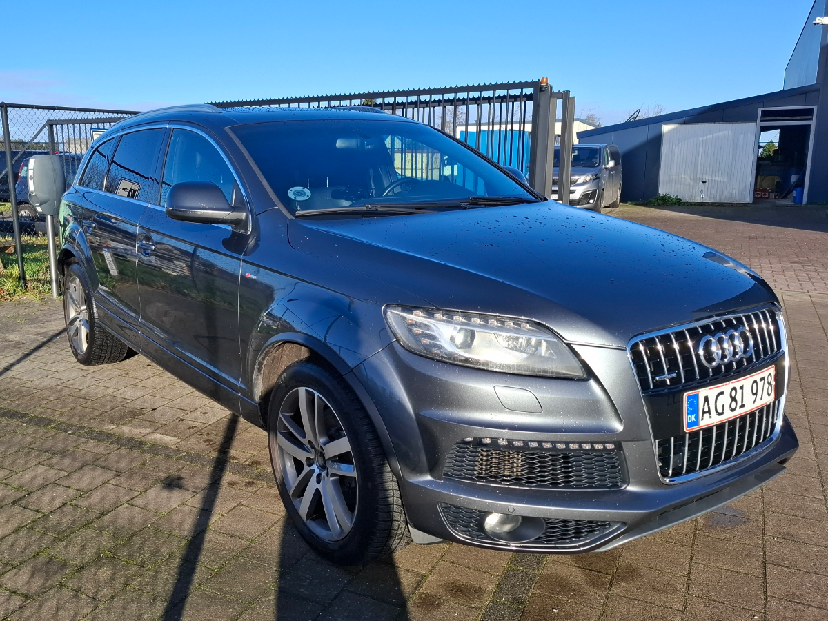 AUDI Q7 1