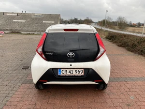 TOYOTA Aygo Thumbnail 3