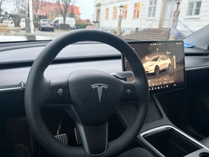 TESLA Model Y Thumbnail 11