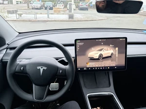 TESLA Model Y Thumbnail 7