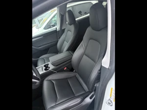 TESLA Model Y Thumbnail 5