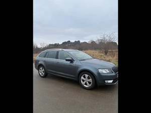 SKODA Octavia Combi Thumbnail 4
