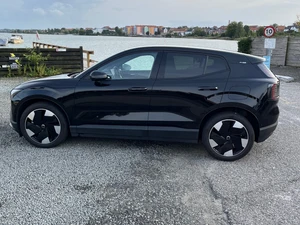 VOLVO Ex30 Thumbnail 3