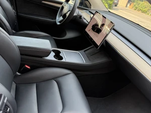 TESLA Model Y Rwd Thumbnail 8