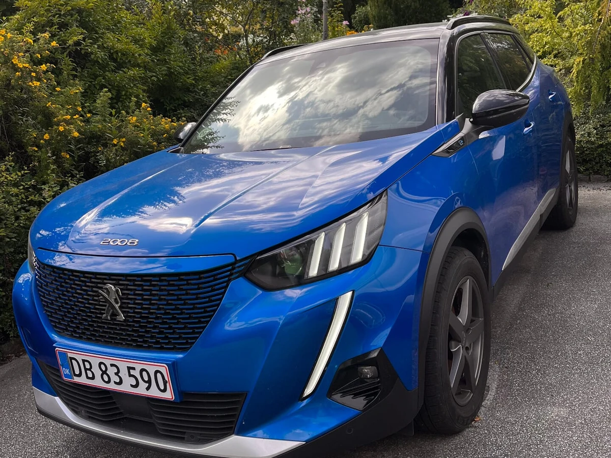PEUGEOT E-2008