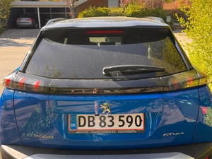 PEUGEOT E-2008 Thumbnail 5