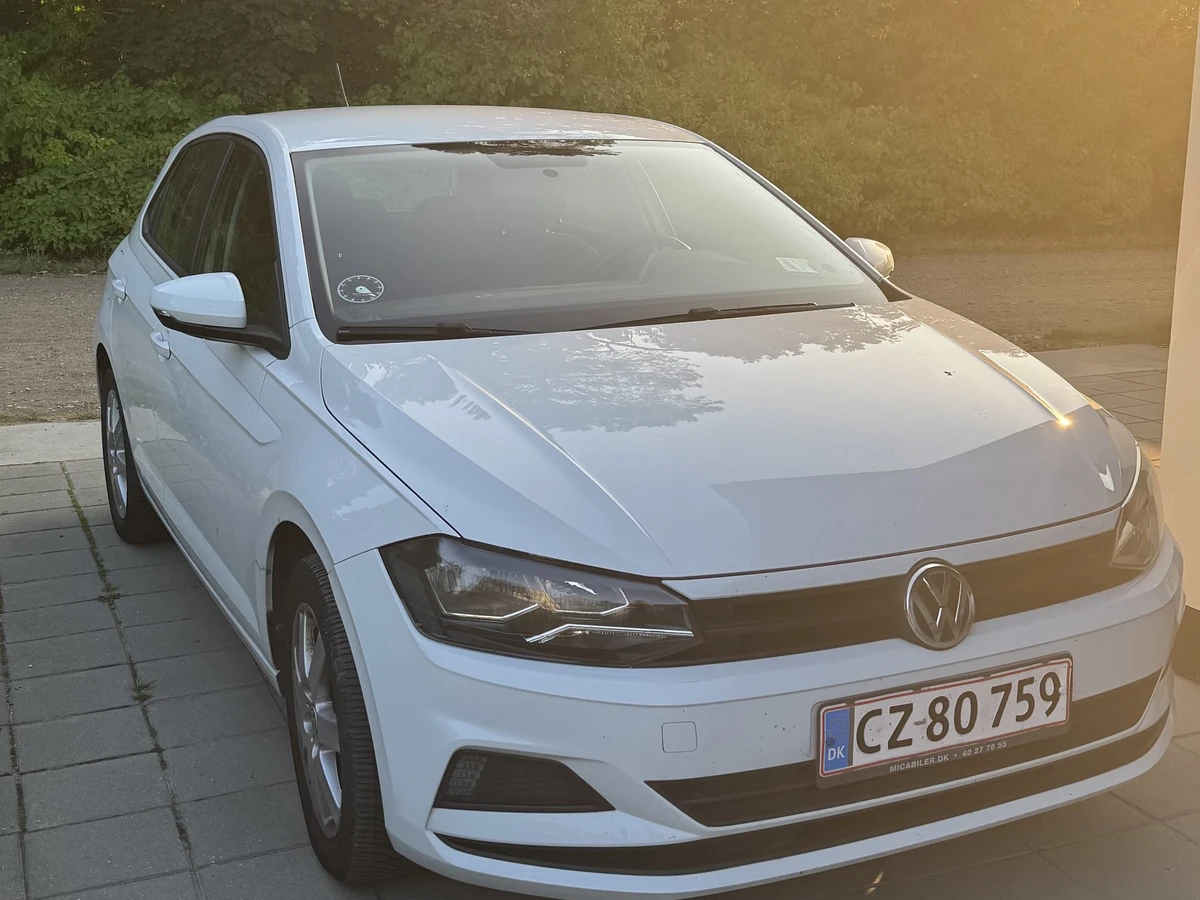 VOLKSWAGEN Polo