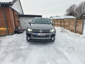 VOLKSWAGEN Touareg Thumbnail 1