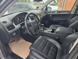 VOLKSWAGEN Touareg Thumbnail 7