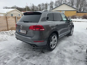 VOLKSWAGEN Touareg Thumbnail 4