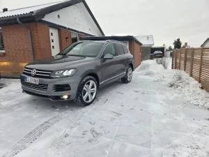VOLKSWAGEN Touareg Thumbnail 2
