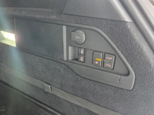 VOLKSWAGEN Touareg Thumbnail 11