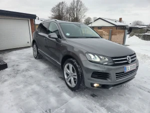 VOLKSWAGEN Touareg Thumbnail 3