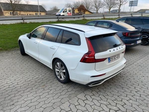VOLVO V60 Thumbnail 4