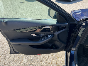 MERCEDES-BENZ C-Klasse Thumbnail 6