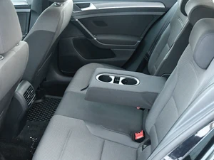 VOLKSWAGEN Golf Thumbnail 2