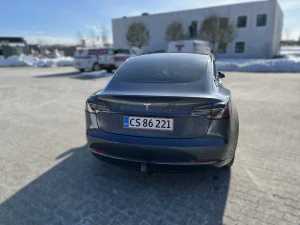 TESLA Model 3 Thumbnail 10