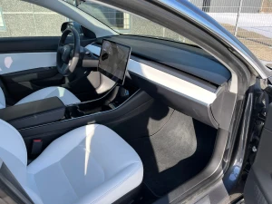TESLA Model 3 Thumbnail 11