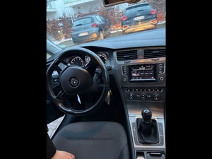 VOLKSWAGEN Golf Thumbnail 3
