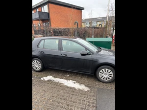 VOLKSWAGEN Golf Thumbnail 2