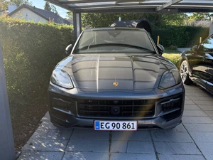 PORSCHE Cayenne S Coupé Thumbnail 2
