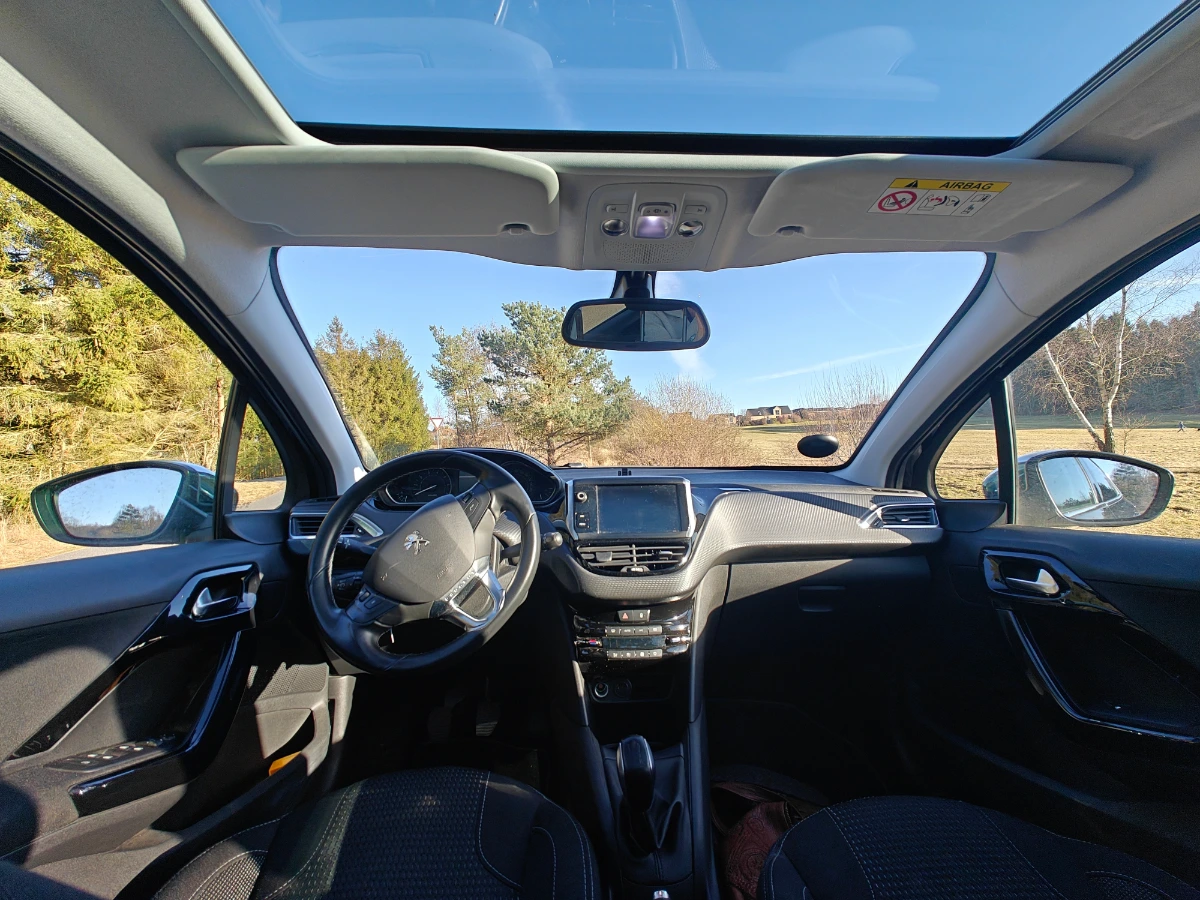 PEUGEOT 208 Thumbnail 7