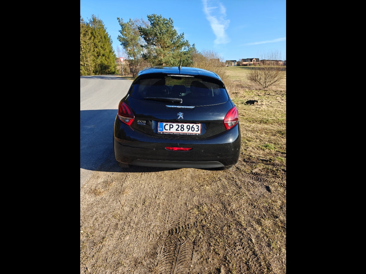 PEUGEOT 208 Thumbnail 3