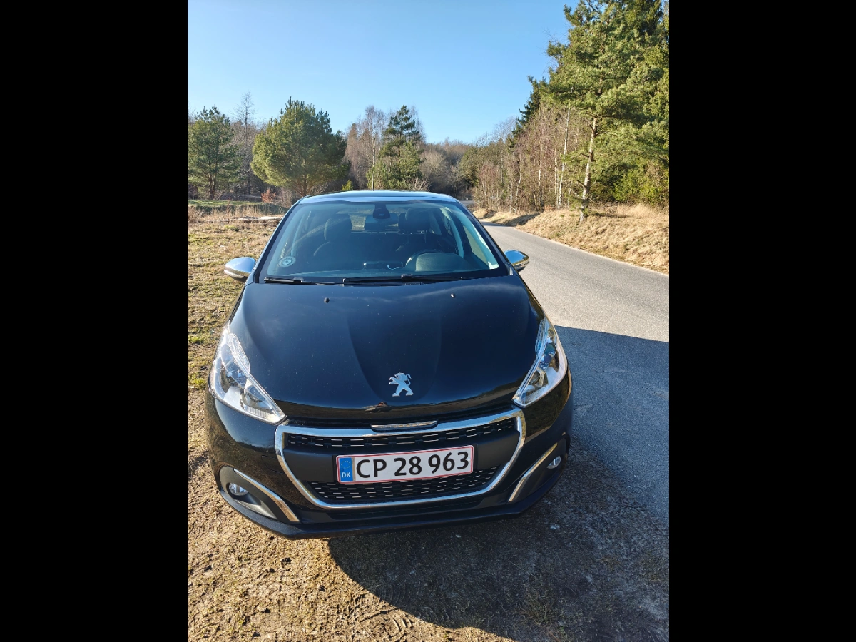 PEUGEOT 208 Thumbnail 2