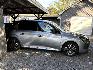 PEUGEOT 208 Thumbnail 4