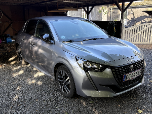 PEUGEOT 208 Thumbnail 3