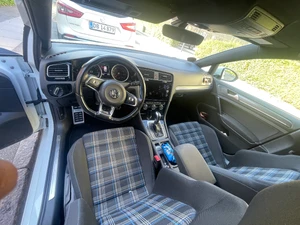 VOLKSWAGEN Golf Thumbnail 7