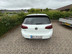 VOLKSWAGEN Golf Thumbnail 3