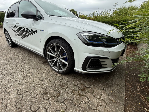 VOLKSWAGEN Golf Thumbnail 2