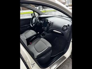 RENAULT Captur Thumbnail 7