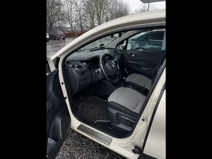 RENAULT Captur Thumbnail 4