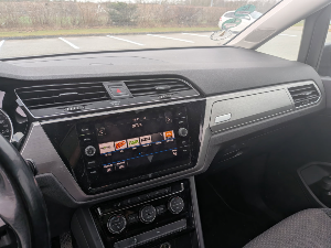 VOLKSWAGEN Touran Thumbnail 4