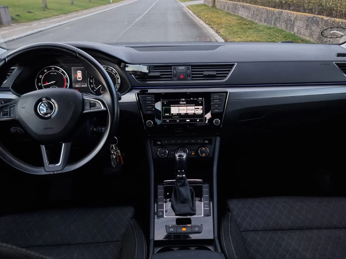 SKODA Superb Thumbnail 9