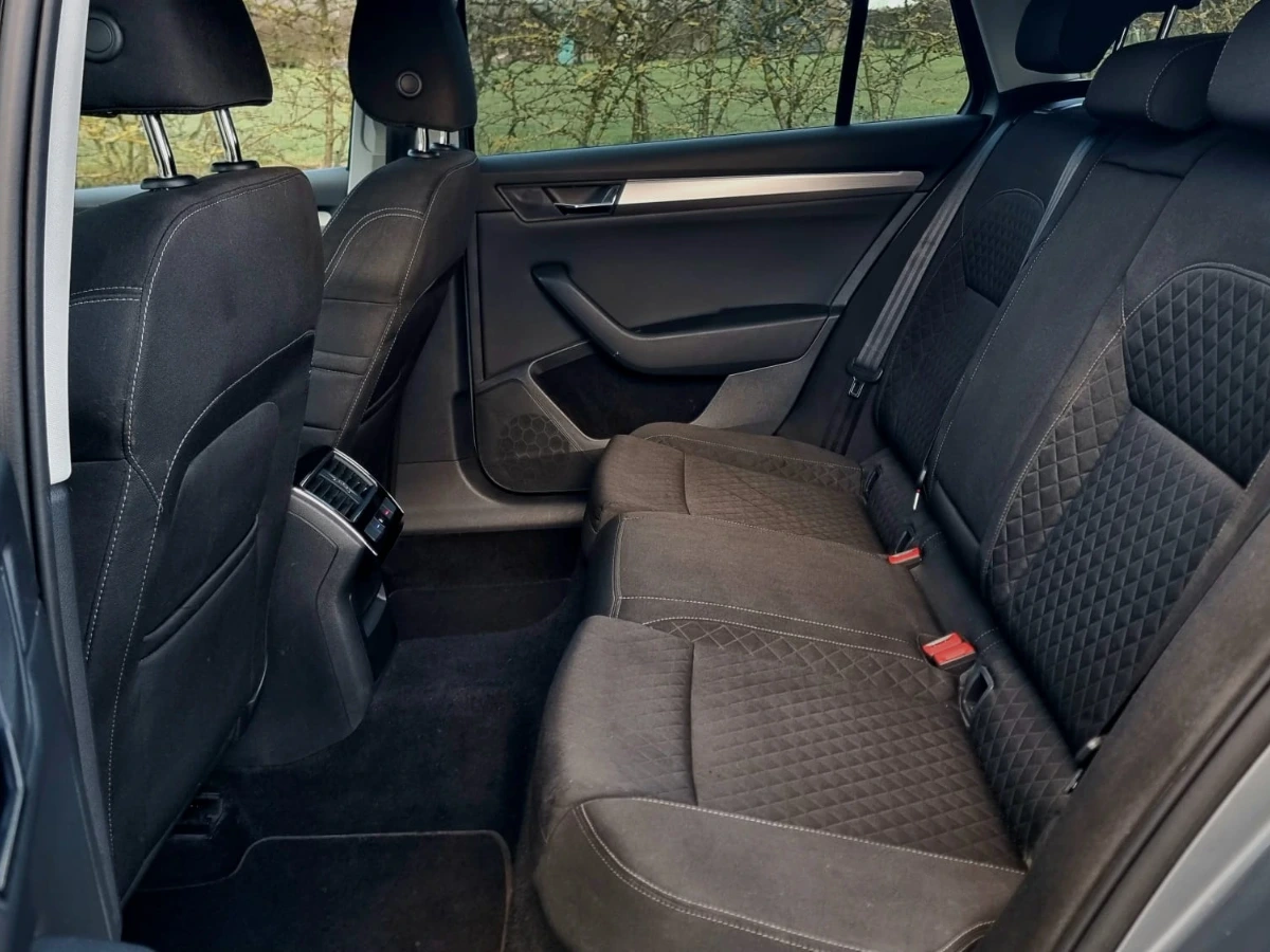SKODA Superb Thumbnail 12