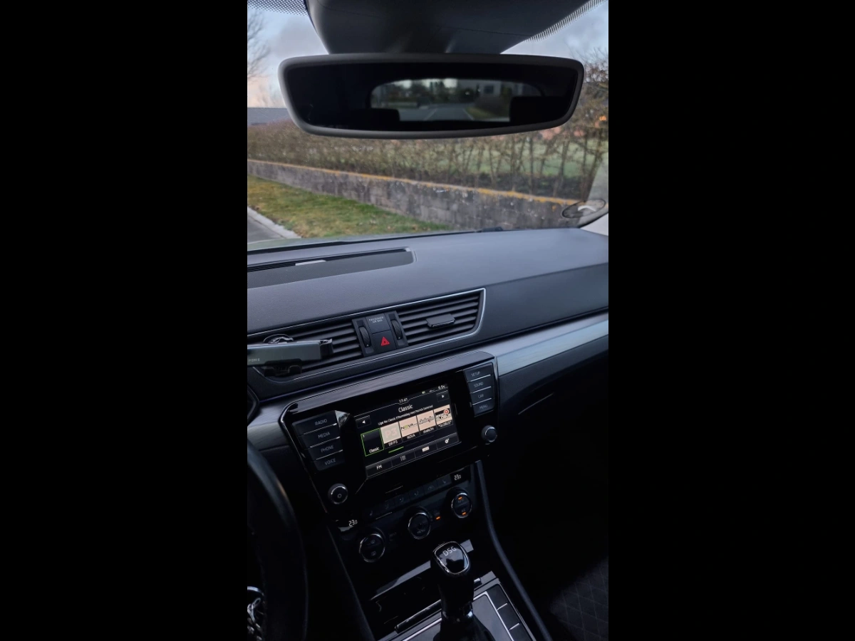 SKODA Superb Thumbnail 11