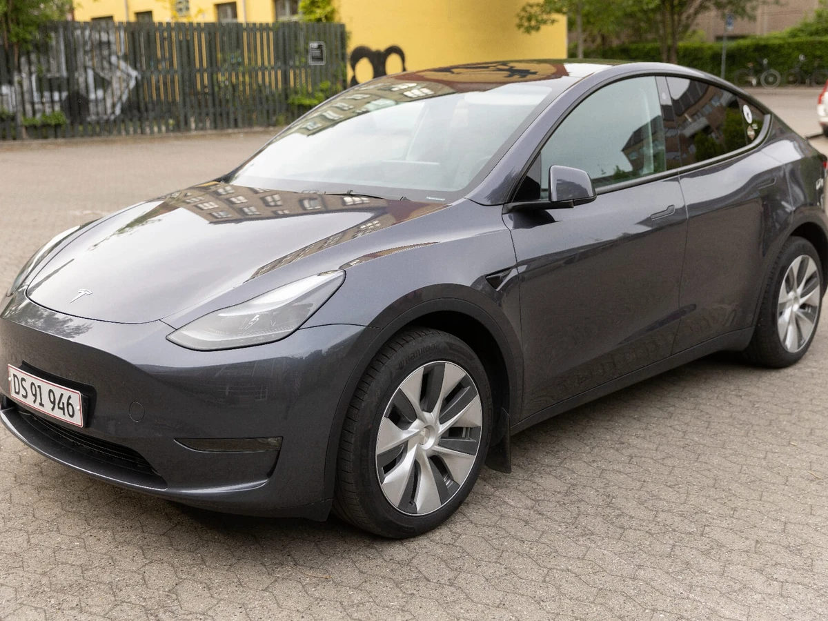TESLA Model Y