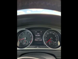 VOLKSWAGEN Golf Thumbnail 10