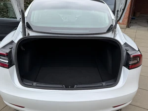 TESLA Model 3 Thumbnail 9