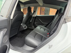 TESLA Model 3 Thumbnail 8