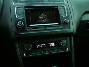 VOLKSWAGEN Polo Thumbnail 9