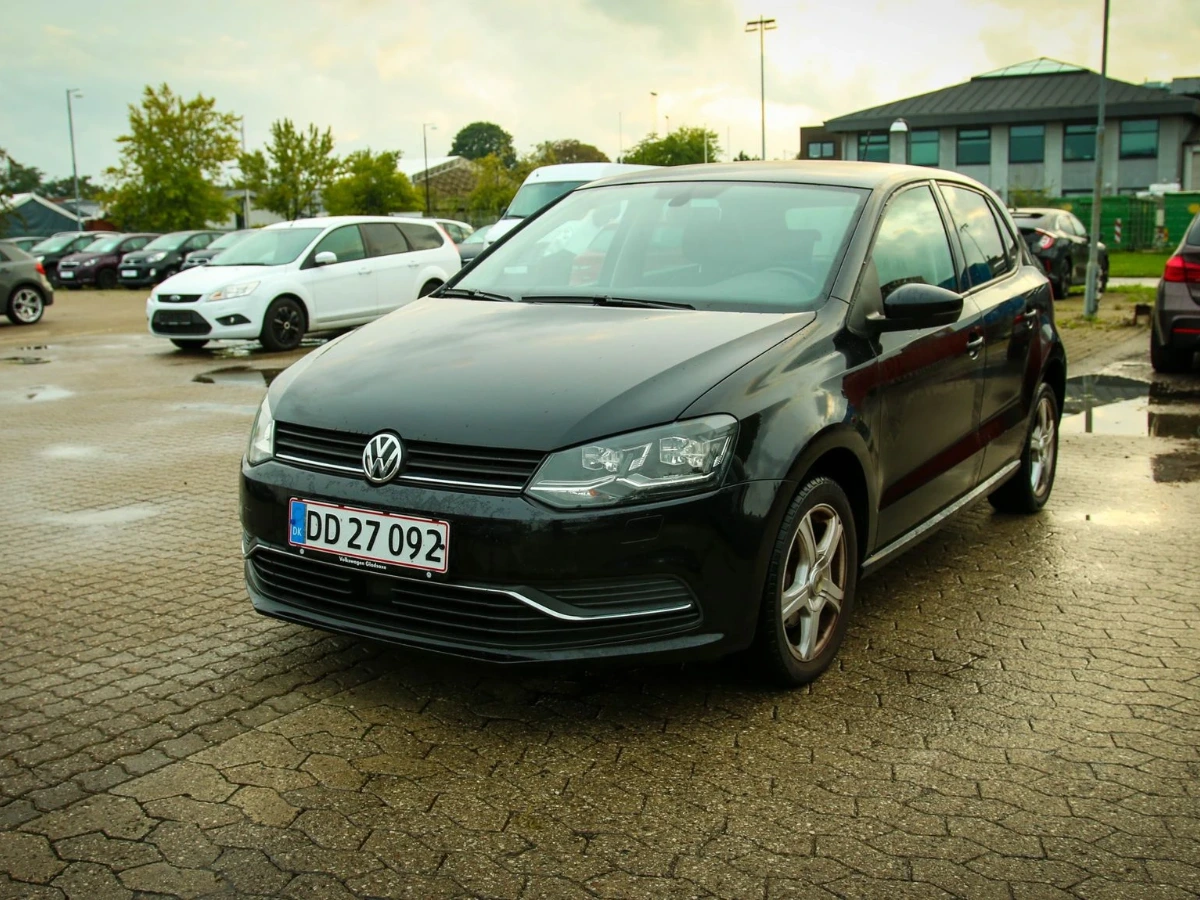 VOLKSWAGEN Polo
